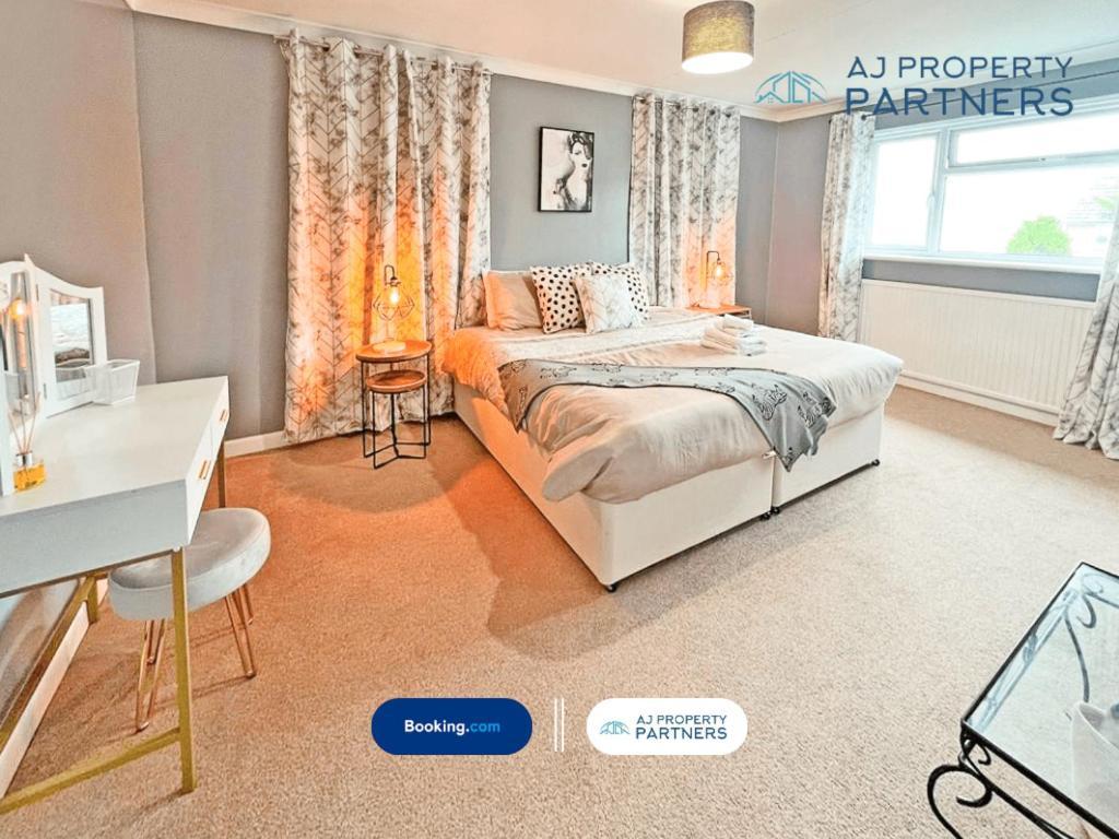 Premium Deal L Hill View Home L Last-Minute Offer L Cheltenham L Aj Properties L Perfect For Short Or Long Stays L 4Beds 4Bedrooms Екстериор снимка