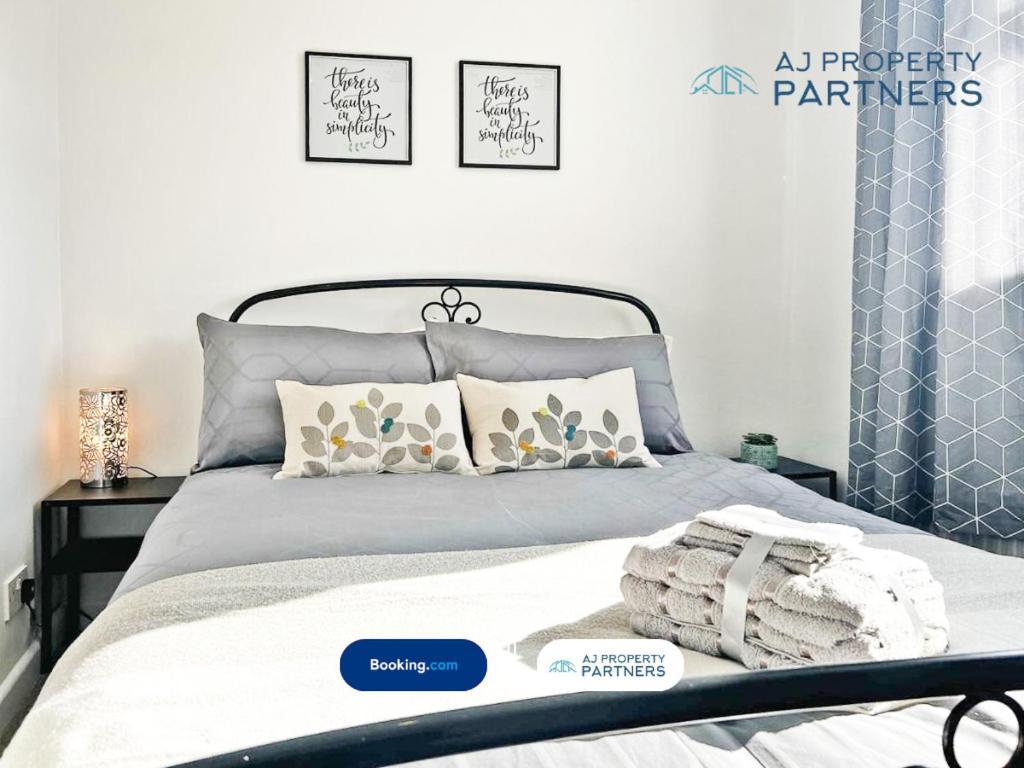 Premium Deal L Hill View Home L Last-Minute Offer L Cheltenham L Aj Properties L Perfect For Short Or Long Stays L 4Beds 4Bedrooms Екстериор снимка