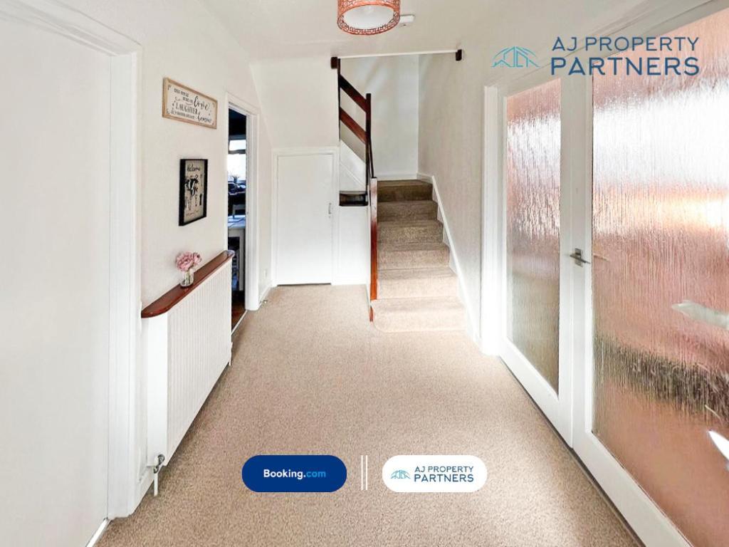Premium Deal L Hill View Home L Last-Minute Offer L Cheltenham L Aj Properties L Perfect For Short Or Long Stays L 4Beds 4Bedrooms Екстериор снимка